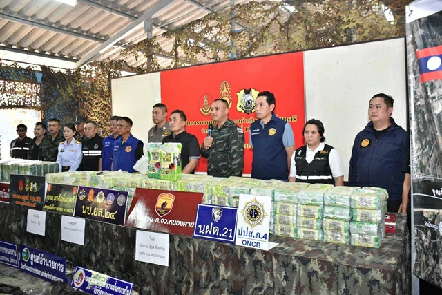 หนองคาย “นบ.ยส.24” จับกุมขบวนการค้ายาไอช์ น้ำหนัก 889 กก., เคตามีน 200 กก. มูลค่ารวมกว่า 150,460,000 บาท