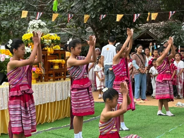 รพ.สมเด็จพระนางเจ้าสิริกิติ์ฯ อัญเชิญพระเจ้าตากสินและออกหน่วยแพทย์เคลื่อนที่ให้บริการ ปชช. ชาวเขาบ้านมูเซอ
