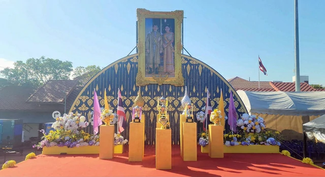 ปทุมธานี ยิ่งใหญ่ ผู้ว่าฯ เปิด แข่งเรือยาวประเพณี 2568 ชิงถ้วยพระราชทาน ขบวนแห่ถ้วยศักดิ์สิทธิ์สุดอลังการ ดึงดูดประชาชนร่วมงานคึกคัก