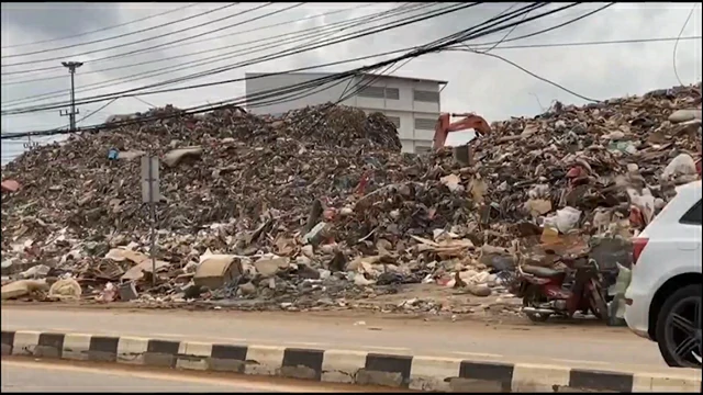 สงขลา-“เจ้าของที่ดิน” พักขยะ หลังเห็นภูเขากองขยะ วอนภาครัฐเร่งเคลียร์ขยะออกนอกพื้นที่หวั่นเกิดปัญหา”มลพิษและโรคระบาด”