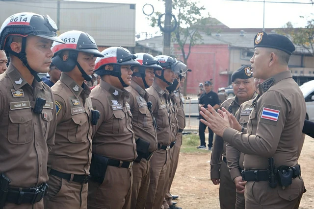 ผบ.ตร.ยกย่องหัวใจตำรวจภาคใต้ “ผู้เสียสละ” เร่งช่วยเหลือประชาชน แม้ตนเองเป็นผู้ประสบภัย ย้ำ “ตำรวจคือครอบครัวเดียวกัน” พร้อมดูแลสวัสดิการเต็มที่