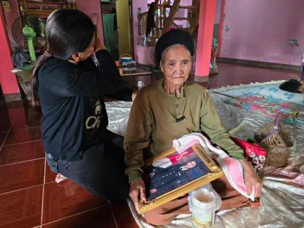 บุรีรัมย์ -เนิน 350 ดูดทหารกล้าอีก2ครอบครัวร่ำไห้แม่ทั้งเสียใจ และดีใจรับใช้ชาติ