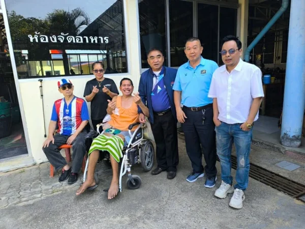 ผอ.สมชาย ปิ่นทอง พร้อมคณะร่วมทำบุญ แก่ ผู้ทุพพลภาพและผู้ป่วยติดเตียง ณ วัดวังขนาย จ. กาญจนบุรี