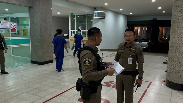 ชลบุรี- 2 แก๊งโจ๋พัทยา นัดเคลียร์ไม่ลงตัวปาระเบิดใส่กันสนั่นเมือง มีดปืนไล่ฟันยิงกันมั่วเจ็บสาหัส