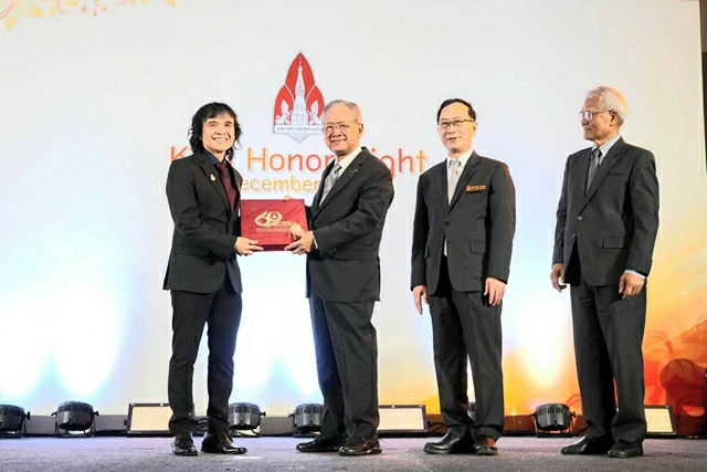 ขอนแก่น-ครูสลา คุณวุฒิ รับปริญญาดุริยางคศาสตรดุษฎีบัณฑิตกิตติมศักดิ์ มข. เชิดชูศิลปินผู้สร้างคุณค่าให้สังคม