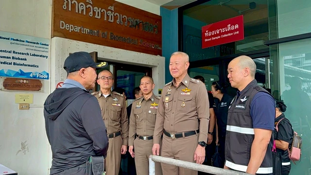 “ผบ.ต่าย สั่ง รรท.รพ.ตร.”ขนคณะแพทย์ลงใต้ เร่งลุย ตรวจพิสูจน์เอกลักษณ์บุคคลเสียชีวิตจากอุทกภัยในพื้นที่ จว.สงขลา