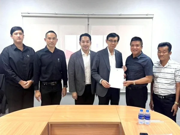 ฉะเชิงเทรา-นายกเทศมนตรีเทศบาลท่าถ่าน เข้าพบ นายกอบจ.ฉะเชิงเทรา แก้ปัญหาความเดือดร้อนของประชาชน