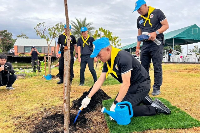 กอ.รมน. รวมพลังจิตอาสา บำเพ็ญสาธารณประโยชน์ ปลูกป่า–ปล่อยปลา คืนชีวิตให้ธรรมชาติ เทิดพระเกียรติ “ในหลวง ร.9” เนื่องในวันชาติ–วันพ่อแห่งชาติ