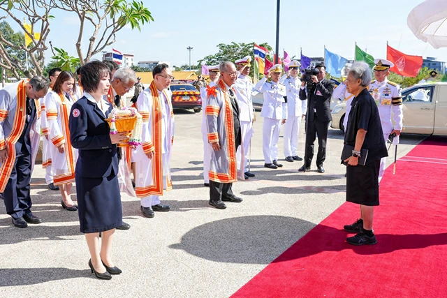 ขอนแก่น-เด็กบ้านไผ่สร้างชื่อด้านดนตรีไทย คว้า 2 ถ้วยรางวัลพระราชทานกรมสมเด็จพระเทพฯ ในงานรับพระราชทานปริญญาบัตร มข.