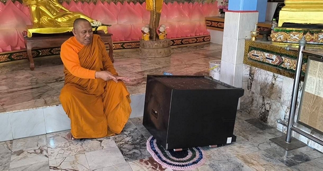 นครนายก โจรใจบาปเข้ามาลักตู้เซฟรับบริจาค ตัดกุญแจห้องลักถังแก็สไป2ถัง แต่เอาหม้อแปลงไฟฟ้าไปไม่ได้