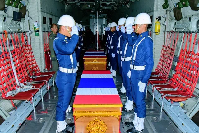 เชียงใหม่-กองบิน 41 จัดพิธีส่งร่าง 2 นักบินผู้กล้าอย่างสมเกียรติ มุ่งสู่มาตุภูมิเพื่อประกอบพิธีทางศาสนา