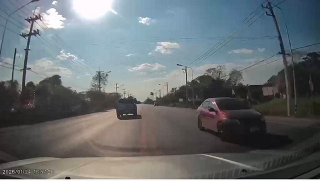 นครนายก – คลิปรถกู้ชีพฯเคสส่งผู้ป่วยปืนลั่นใส่หน้าผากสาหัส ระหว่างทางรถไม่หลบต้องแซงขวาสวนเลนกับรถที่สวนทางมา