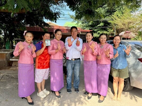 กาฬสินธุ์ ดุเดือด “หมู-วิรัช พิมพะนิตย์ เพื่อไทย ” ลุยพื้นที่หาเสียงเคาะประตูบ้านมั่นใจประชาชนเลือกพรรคเพื่อไทย