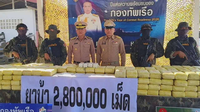 มุกดาหาร -นรข.มุกดาหาร สกัดขบวนการค้ายาข้ามโขง ยึดยาบ้า 2.8 ล้านเม็ด เรือกีบ 1 ลำ คนร้ายโดดน้ำหนีรอด