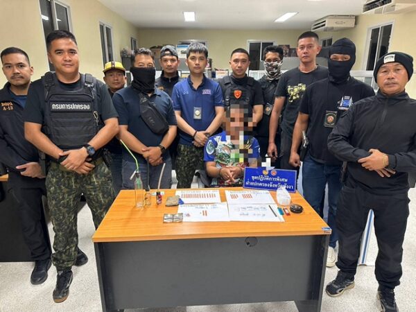 พังงา- ไม่เข็ดหลาบ!!ชุดปฏิบัติการฝ่ายปกครอง“เอราวัณ” บุกรวบชายเพิ่งพ้นโทษมาไม่ถึง4เดือน กลับมาค้ายาต่อยึดของกลางยาบ้า409เม็ด และยาไอซ์อีกจำนวนหนึ่ง