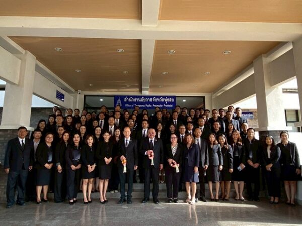 นครศรีธรรมราช-ผู้ตรวจการอัยการพร้อมคณะผู้บริหารลงพื้นที่ตรวจติดตามการปฏิบัติราชการ สำนักงานอัยการจังหวัด ทุ่งสงประจำปีงบประมาณ พ.ศ. 2569 “ร่วมมือพัฒนาองค์กรอัยการภายใต้แนวคิด “ซื่อสัตย์ สุจริต เที่ยงธรรม สร้างความยุติธรรมแก่ประชาชน”