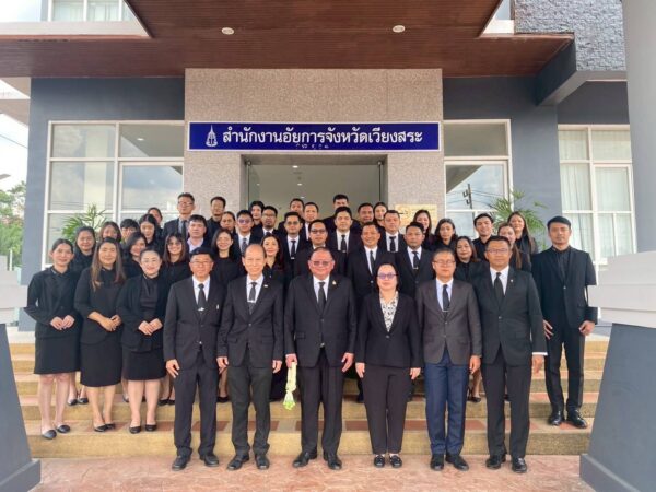 สุราษฎร์ธานี-ผู้ตรวจการอัยการลงพื้นที่ตรวจติดตามการปฏิบัติราชการของสำนักงานอัยการในพื้นที่ภาค8 สำนักงานอัยการจังหวัด เวียงสระ เพื่อให้สอดคล้องกับนโยบายการบริหารงานของอัยการสูงสุด