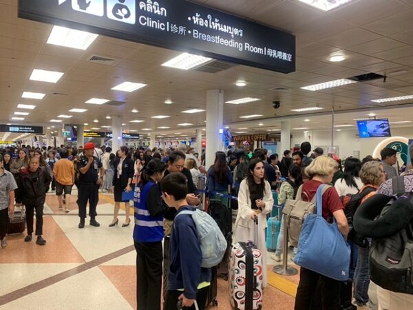 เชียงใหม่-สนามบินเชียงใหม่คึกคัก! ระดมกำลังเต็มพิกัด รองรับผู้โดยสารขากลับวันสุดท้ายปีใหม่
