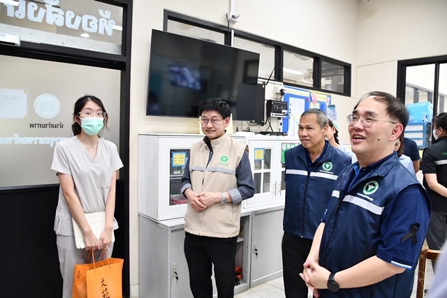 นครปฐม-ผู้บริหารสาธารณสุข ตรวจเยี่ยมความพร้อมด้านการแพทย์ในช่วงเทศกาลปีใหม่