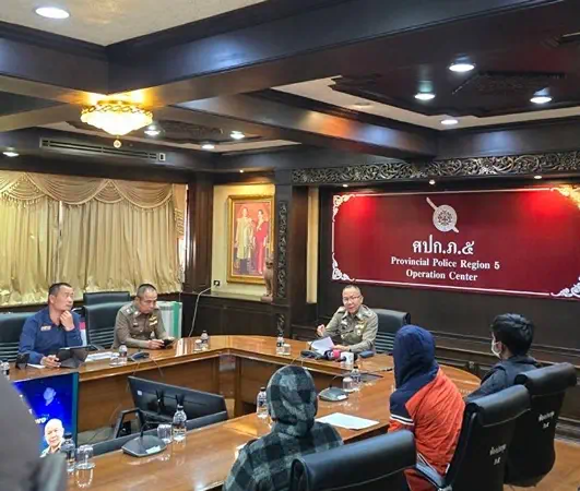 เชียงใหม่-ผบช.ภ.5 แถลงผลความคืบหน้าคดียิงตำรวจสันกำแพง รวบ 3 ผู้ต้องหา ช่วยซ่อนผู้ก่อเหตุหนีการจับกุม