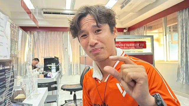 ชลบุรี-ธนาธาร ผู้สมัคร ส.ส.พรรคประชาชน สัตหีบแจ้งความถูกคุกคามกลางดึก เจอคนขับกระบะเบิ้ลเครื่องหน้าบ้าน