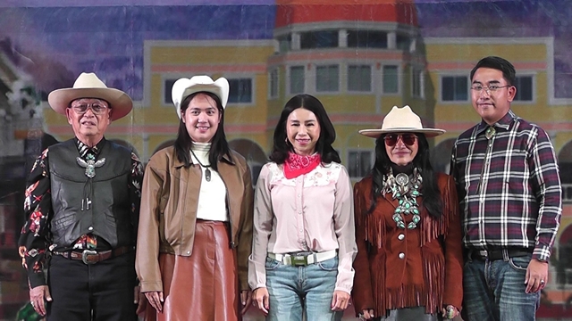 เพชรบูรณ์-สนุกสุดฟิน! ราตรีศรีชัยพฤกษ์ โรงเรียนดังวิเชียรบุรี เวทีปล่อยของนักเรียน ผู้ปกครองปลื้มล้น