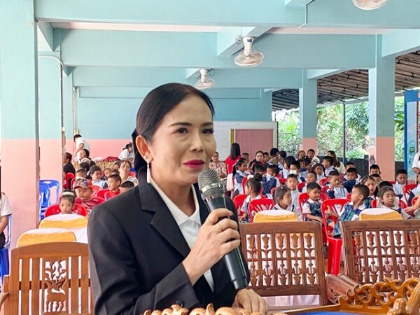 ตราด อ.คลองใหญ่ จ.ตราดวันเด็กตราดคึกคัก! โรงเรียนบ้านตาหนึกจัดใหญ่ แจกจักรยาน 27 คัน ปลูกฝัง “รักชาติไทย ใส่ใจโลก”