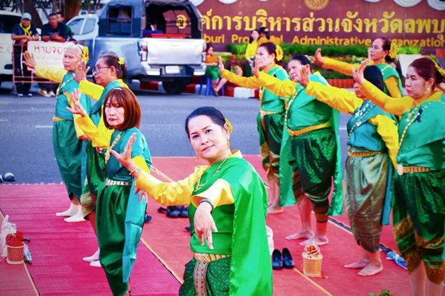 ลพบุรี ผู้ว่าราชการจังหวัดลพบุรี เยี่ยมชมให้กำลังใจนางรำในการ ซ้อมรำถวายสมเด็จพระนารายณ์มหาราช ประจำปี 2569