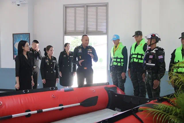 มณฑลทหารบกที่ 310 รับมอบยุทโธปกรณ์กู้ภัยทางน้ำ เพื่อเตรียมความพร้อมการช่วยเหลือประชาชน