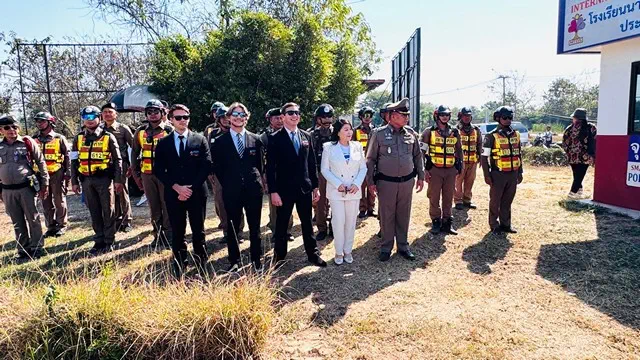 ขอนแก่น-“ร.ร.เมทนีดล” ตอกย้ำวิสัยทัศน์เพื่อสังคม มอบป้อมจราจรมาตรฐานสากล