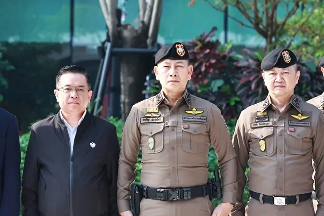 ผบ.ตร. ตรวจการซักซ้อมแผนเผชิญเหตุกราดยิงของกองบัญชาการตำรวจนครบาล รับมือสถานการณ์วิกฤตอย่างมีประสิทธิภาพ ย้ำตำรวจทุกนายต้องพร้อมเผชิญเหตุ และเป็น “ตำรวจของประชาชน” อย่างแท้จริง