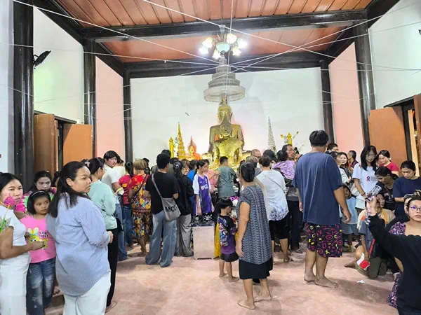 นครนายก – วัดดง จัดงานประจำปี เวียนเทียนรอบโบสถ์เก่าแก่หลวงพ่อสามพี่น้องอายุกว่า 200 ปีเนื่องใน(วันมาฆบูชา)