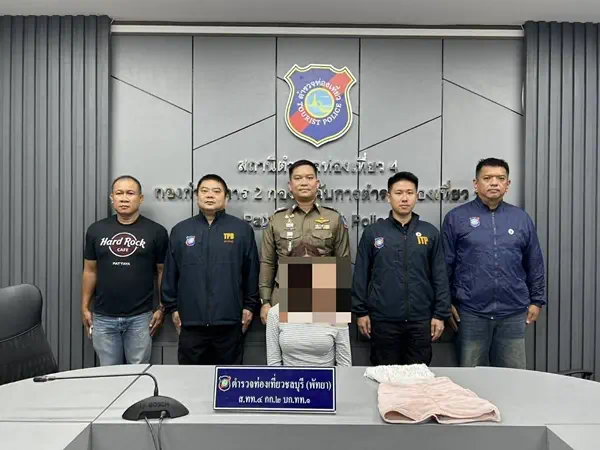 ชลบุรี-เฟื่องฟ้า สาวสองสิ้นลาย ตร.ท่องเที่ยวบุกรวบหลังฉกเงินโอปป้า แล้วแกล้งบ้า