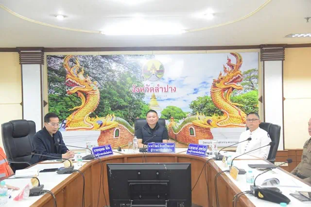 ลำปาง-ผู้ว่าฯ ลำปาง ผนึกกำลังทุกหน่วยงานติดตามสถานการณ์หมอกควัน เผยตัวเลข Hotspot ลดต่ำกว่าปีก่อน