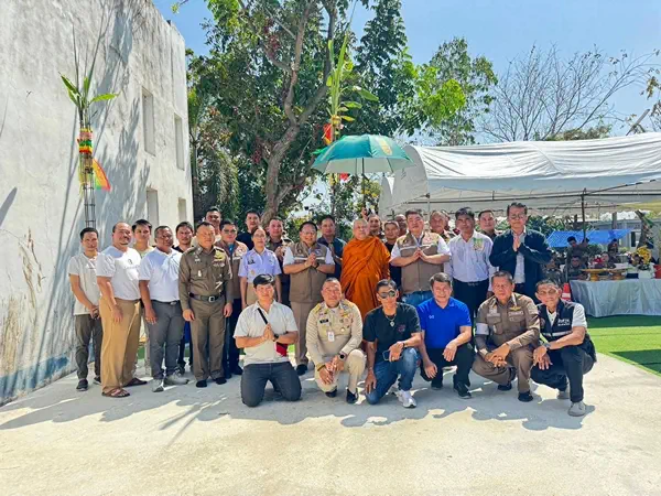 ปทุมธานี สภ.สามโคก ปทุมธานี จัดทำพิธีทอดผ้าป่าสามัคคี และพิธียกเสาเอกอาคารปฏิบัติการสืบสวน