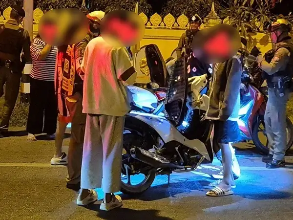 กาฬสินธุ์1ตร.สภ.เมืองกาฬสินธุ์สนธิกำลังเปิดยุทธการปราบเด็กแว้น ซิ่งรถจยย.ท่อเสียงดังกลางดึก