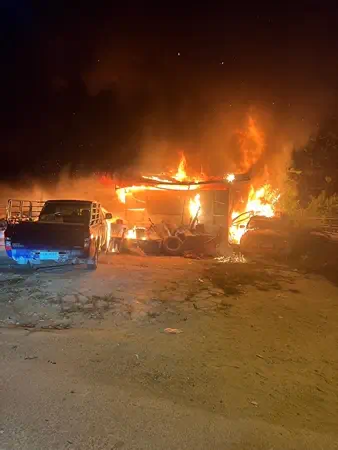 เจ้าของร้านเครื่องเสียงน้ำตาตก เพลิงไหม้วอด เสียหายเฉียดล้านบาท