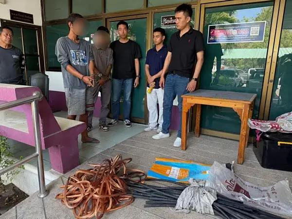 ชลบุรี-รวบ 2 โจรลักตัดสายไฟกลางดึก วงจรปิดจับภาพชัด ขับกระบะใช้บันไดปีนก่อเหตุ เร่งล่าอีก 2 ราย