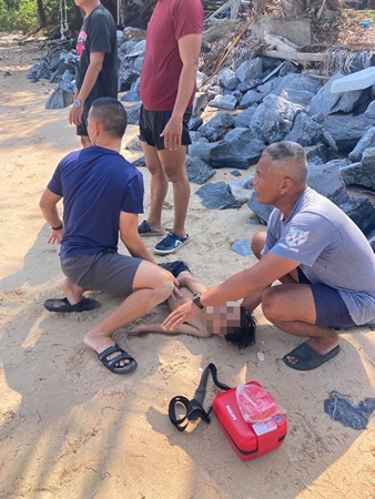 เจ้าหน้าที่ชุดปฏิบัติการพิเศษ ทัพเรือภาคที่ 1 ช่วยชีวิตเด็กจมน้ำได้อย่างทันท่วงที