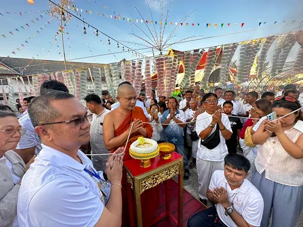 กระบี่-สาธุชน ร่วมพิธีเททองหล่อพระ และร่วมแห่ผ้าห่มพระมหาธาตุเจดีย์วัดคลองท่อมศรีวิชัยครั้งแรก ในวันมาฆบูชา