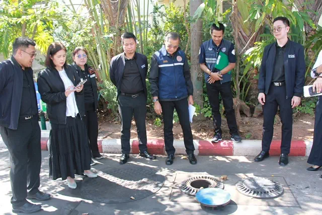 สุราษฎร์ธานี-ผู้ว่าฯ สุราษฎร์ธานีส่งเจ้าหน้าที่สุ่มตรวจสถานีบริการน้ำมันเชื้อเพลิง สร้างความเชื่อมั่นให้กับประชาชน ขณะที่พลังงานจังหวัดยืนยันปริมาณน้ำมันเชื้อเพลิงมีให้บริการอย่างเพียงพอ