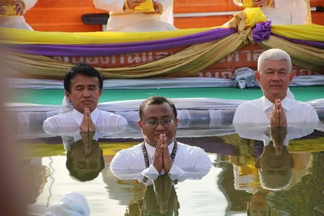 ร้อยเอ็ด…จังหวัดร้อยเอ็ดจัดใหญ่งานมหาทานบารมีประเพณีบุญผะเหวด…พ่อเมือง101 ดำน้ำอัญเชิญ “พระอุปคุตพระราชทาน ส่งสัญญาณเริ่มงานบุญ