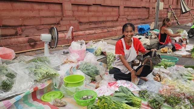 บุรีรัมย์-โจรระบาดหนักมาเป็นแก๊งแม่ค้าแบขายกะดิน ในตลาดสดโดนระนาว