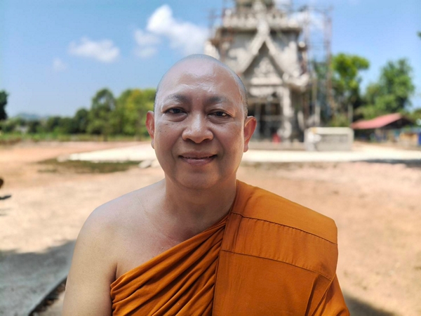 ชลบุรี-วัดดังศรีราชา ประกาศกัดฟันสู้ราคาน้ำมันดีเซล จัดงานศพให้คนยากจนฟรี ไม่ต้องเสียค่าใช้จ่าย