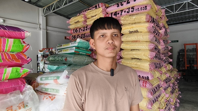 พังงา-โอดครวญ!!ผู้ประกอบการร้านเกษตรภัณฑ์เศร้าอุปกรณ์ทางการเกษตรปรับตัวสูงขึ้นรายได้ตกลูกค้าเกษตรกรหดหาย