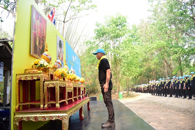 ลำปาง-“ลำปาง สุขทุกด้าน” นำจิตอาสาสร้างฝาย-เสวียนต้นไม้ เฉลิมพระเกียรติ ร.3 กักเก็บน้ำสู้ภัยแล้ง 69