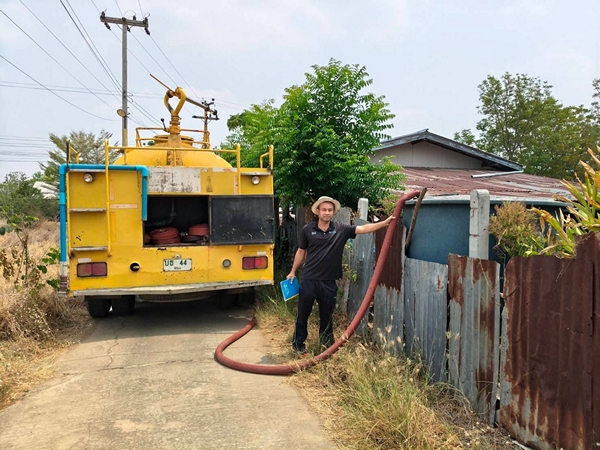 พิจิตรภัยแล้งส่งผลชาวบ้านนอกเขตประปาหมู่บ้านนับร้อยหลังคาเรือนร้องขอน้ำกินน้ำใช้