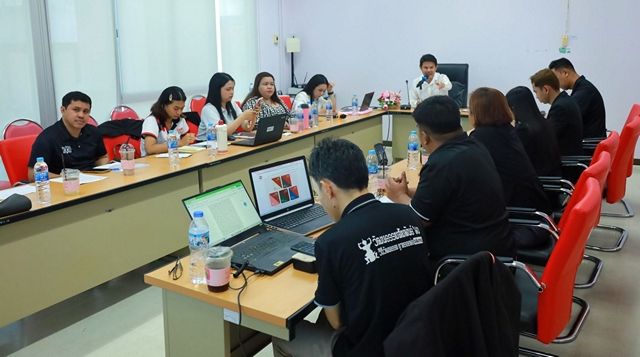 สงขลา-“ดร.ศุภฤกษ์ เวศยาสิรินทร์” ผู้ช่วยอธิการบดี มรภ.สงขลาหวนนำทีมสื่อสารองค์กร เดินหน้าพัฒนางาน ชูคอนเซปต์ “ทำงานแบบสร้างตัวตน” สื่อสารอย่างสร้างสรรค์ ทันสมัย เชื่อมโยงชุมชน และสร้างความภาคภูมิใจร่วมกัน