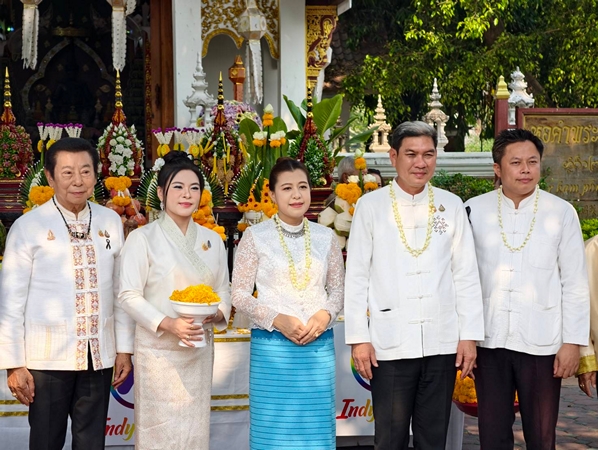 เชียงใหม่ – คุณหยก ร่วมพิธีไหว้สาพญามังราย ครบรอบ 730 ปี เมืองเชียงใหม่ สืบสานวัฒนธรรมล้านนา