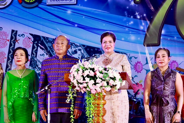 พิษณุโลก อบจ.พิษณุโลก ร่วมเดินแบบการกุศล “เสน่ห์ภูษาศิลป์ ถิ่นเมืองกล้วยตาก” เพื่อพัฒนาคุณภาพชีวิต อำเภอบางกระทุ่ม ครั้งที่ 2